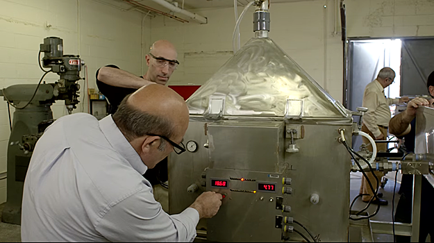 Армяне из США испытали "топливо из будущего" - водород и нанопорошки