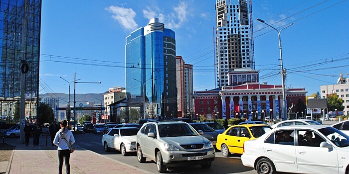 Импорт машин из-за проблем с пробками ограничат в Монголии