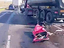 Водитель большегруза погиб в столкновении с фурой в Волгоградской области