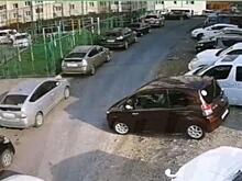Над видео с девушкой, выезжающей с парковки, смеется весь Владивосток