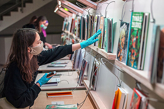 Охлобыстин и Маринина представят новые книги на перенесенной ММКЯ