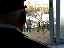 Военнослужащие Таманской дивизии поздравили с Новым годом 96-летнего фронтовика