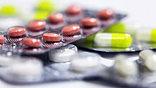Госдума приняла закон об упрощении регистрации лекарств