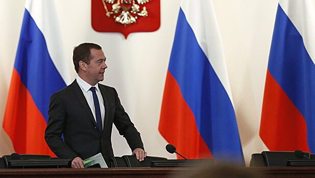 Медведев рассказал, сколько раз мог подтянуться в школе