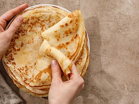 В Австралии осудили женщину, ударившую чиновницу блинчиком по лицу