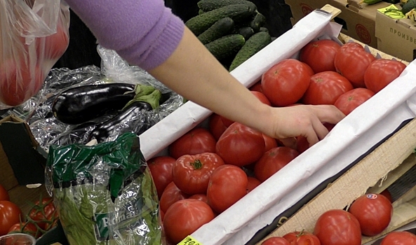 Диетологи объяснили, как правильно потреблять помидоры для похудения