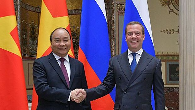 Медведев оценил атмосферу переговоров с премьером Вьетнама