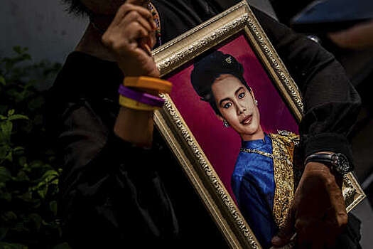 В Таиланде королева-мать Сирикит скончалась в возрасте 93 лет