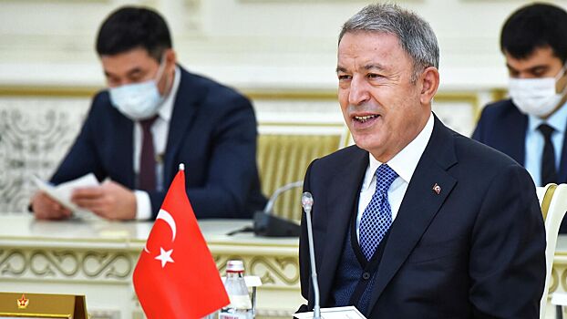 Турция призвала НАТО остановить провокации Греции