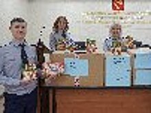 Сотрудники УФСИН России по Ханты-Мансийскому автономному округу – Югре провели новогоднюю волонтерскую акцию «Коробка добра»