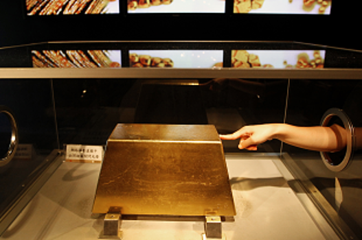 Избыток золота в мире вырос до 12-летнего максимума