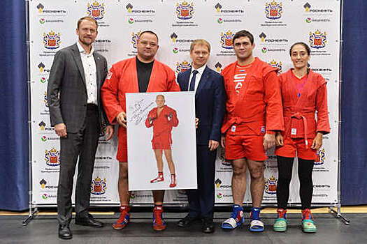 Чемпион России и мира по самбо Сергей Рябов провел мастер-класс в Оренбурге