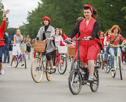 Девушки устроят в Петербурге «Нежный велопробег»