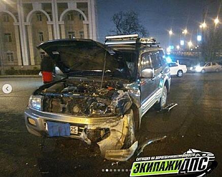 «Нет ОСАГО и мозгов»: пьяный водитель Nissan устроил ночное ДТП во Владивостоке
