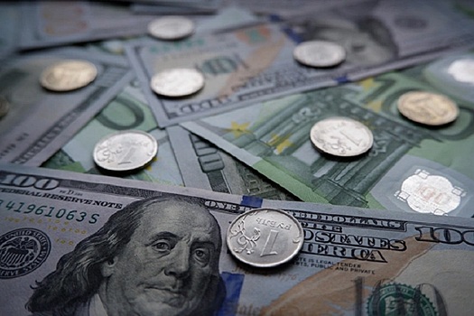 Эксперты рассказали, чего ждать от курса рубля в августе