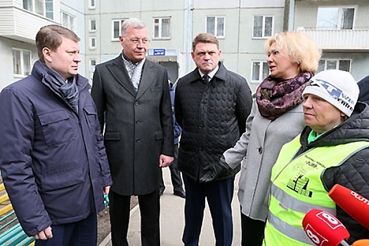 Комиссия из мэрии проверила красноярские дворы