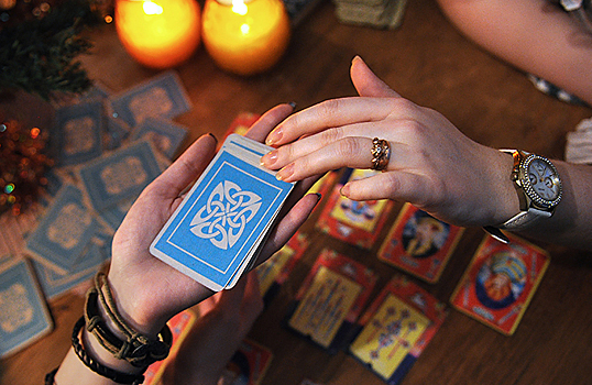 Деятельность колдунов и экстрасенсов в России может оказаться под запретом