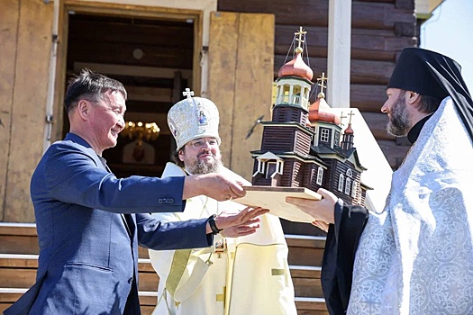 В Якутии открыли после реставрации деревянную церковь XIX века