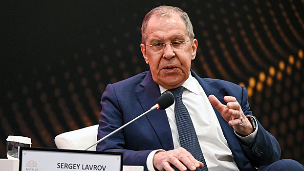 Лавров рассказал о работе БРИКС над альтернативными платежными системами