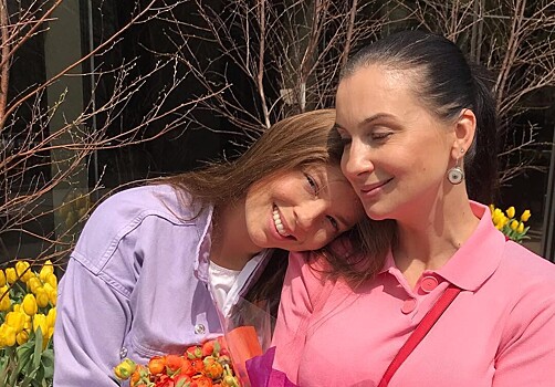 Екатерина Стриженова мило поздравила старшую дочь с годовщиной свадьбы
