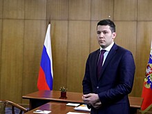 Российскому губернатору подарили торт от бизнесменов. Но политик не принял его