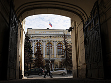 Депутат попросил ЦБ разобраться со списанием всех средств с карты участника СВО