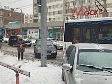 Из-за аварии в центре Саратова массово встали троллейбусы