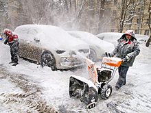 Городские службы ликвидируют последствия мощного снегопада в Москве