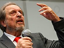 Отец Илона Маска заявил о превосходстве человеческого ума над ИИ