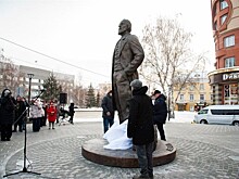 Бронзовый Федор Достоевский появился в Барнауле