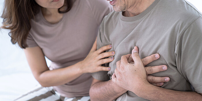 «Сердечники умирают на рассвете»: стресс на фоне пандемии грозит инсультом