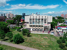 Мэр Руслан Болотов: В Свердловском округе Иркутска благоустроили более 20 дворов и обновили 16 лестниц за счет фонда поддержки избирательных округов