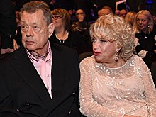 Жену Караченцова лишили прав за пьяное ДТП