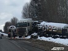 ДТП с двумя грузовиками произошло на трассе в Пермском крае