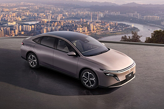 Nissan показала интерьер новой гибридной четырехдверки с индексом N6