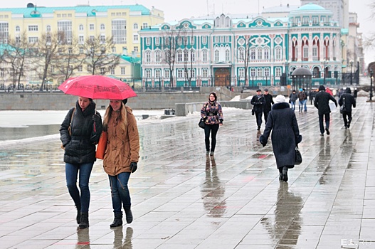 Доставайте зонтики: в Екатеринбург к выходным придут дожди