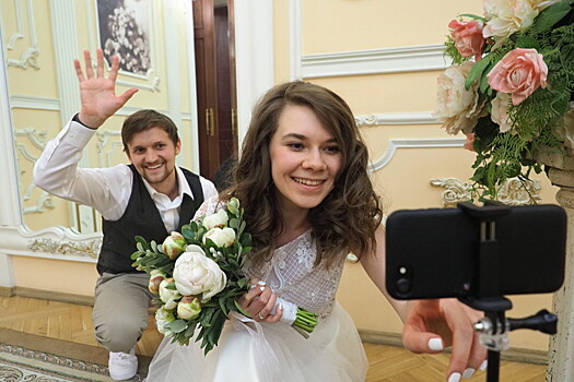 Без всяких церемоний: почему москвичи стали реже жениться и разводиться