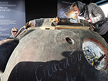 На Охотном ряду установили спускаемый аппарат, вернувший с МКС съемочную группу "Вызова"