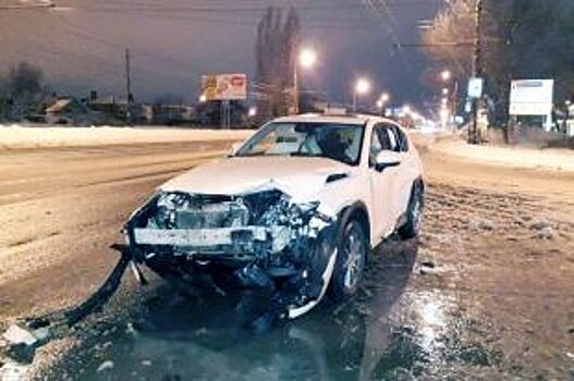 В Тольятти на Автозаводском шоссе Subaru Forester протаранил Mazda CX-5
