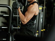 Эксперт рассказала, в каком возрасте человек начинает терять мышцы