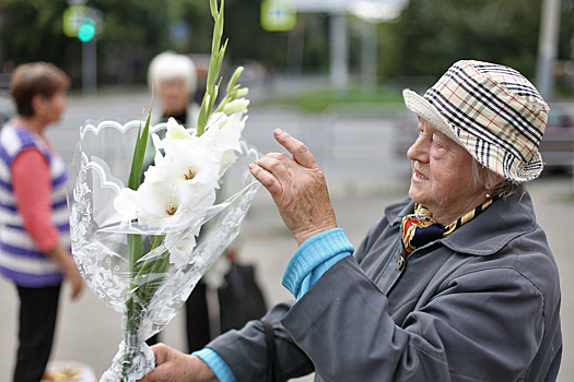 Бабушки-цветочки: где челябинцам купить самый яркий и тёплый букет ко Дню знаний