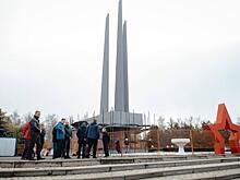 Хинштейн осмотрел несколько памятников, которые ремонтируют в Курске