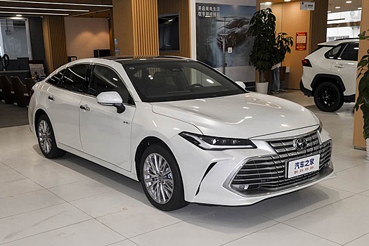 "Неубиваемый" Toyota Avalon оказался в РФ дешевле китайских седанов