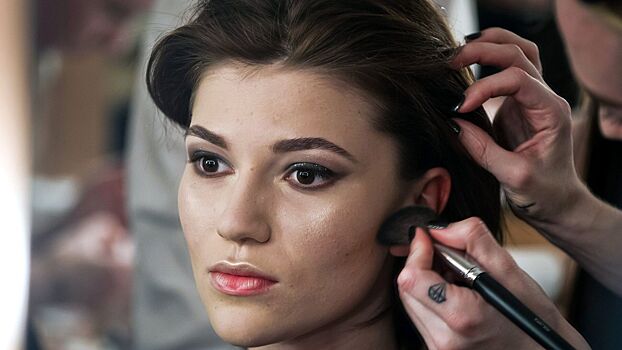 Названы первые признаки менопаузального старения лица