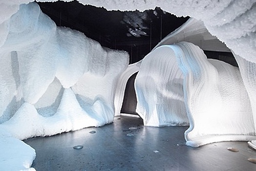 Ледяную пещеру в парке «Зарядье» откроют для посетителей в среду