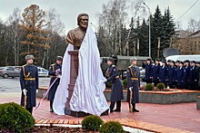 Во Власихе открыли памятник протоиерею Михаилу Васильеву, погибшему в СВО