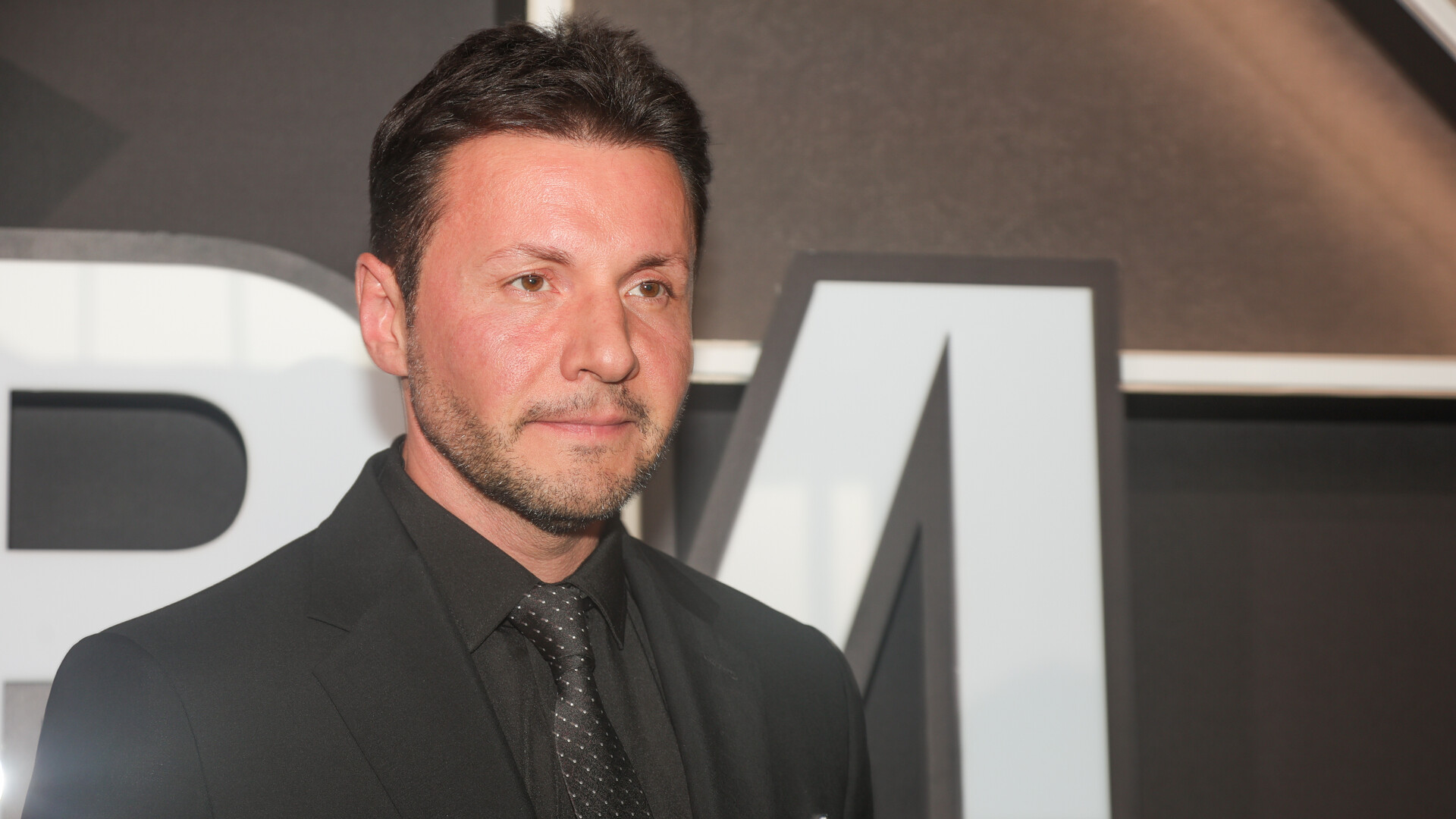 Проблемы в семье и поддержка СВО: где сейчас актер Вячеслав Манучаров?