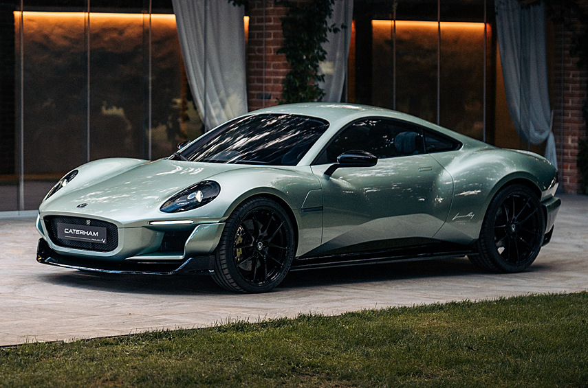 Caterham Project V. Фирма представила трёхместное купе: два сиденья установлены спереди, ещё одно — сзади. 268-сильный электромотор расположен на задней оси.