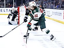 «Бостон» обыграл на выезде «Чикаго» в НХЛ, у Хуснутдинова гол