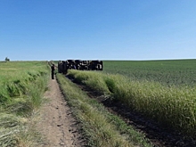 В Волгоградской области на проселочной дороге опрокинулся КамАЗ